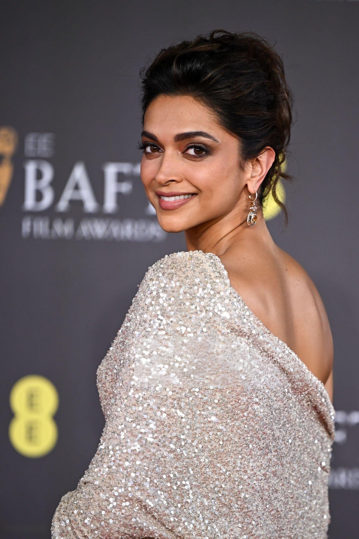 Deepika Padukone presents significant honor at function in a saree